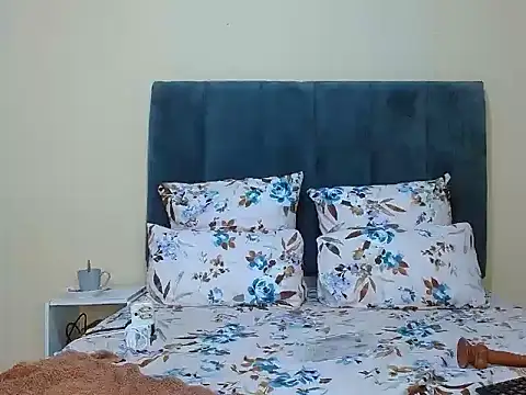 curvycloe1's Live XXX Chat