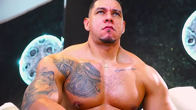 MassimoWalton2's Live XXX Chat