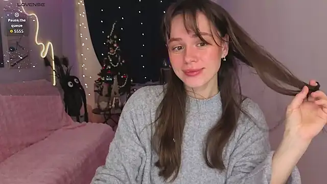 Emillias 现场XXX聊天