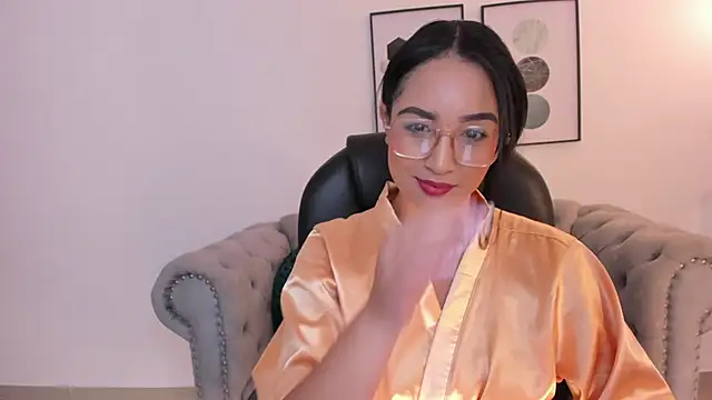 Sharon_breezee Chat XXX in diretta