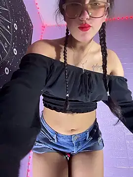 Chatroom XXX en direct de HoneyAndFlowers21