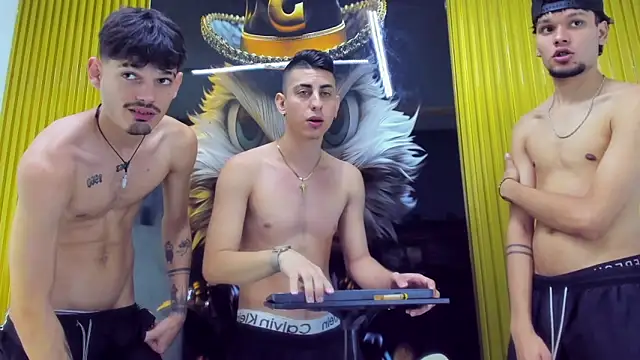 Iam_Steven: διαδικτυακό σόου στην κάμερα