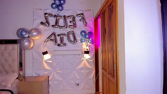 Violett_Divine লাইভ XXX চ্যাট