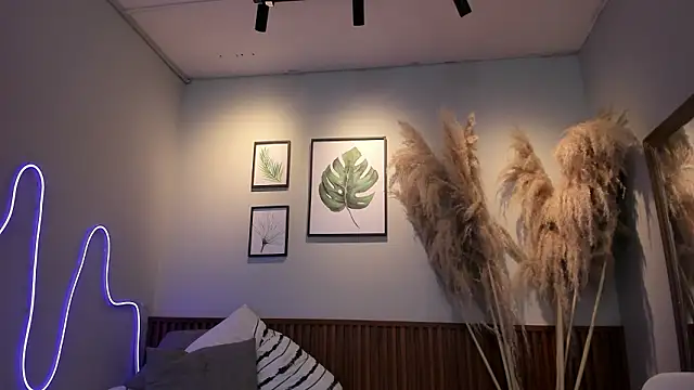 MIAROGGERSS 라이브 XXX 채팅