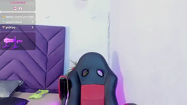 Meeganfoox live XXX chat