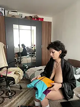 Piggiteablacktea Live XXX-chat