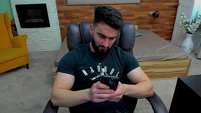 Онлайн чат XXX MicahLane