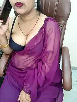 Hot-archana élő XXX-chatje