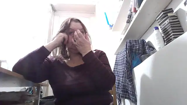 AnnaLive570's Live XXX Chat