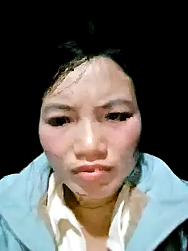 ngan-cute Adlı Modelin Canlı XXX Sohbeti