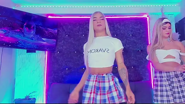 Czat XXX na żywo – Queens_Wonders_Blonders