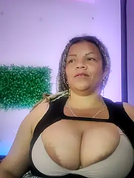 Eva_Luxei Adlı Modelin Canlı XXX Sohbeti