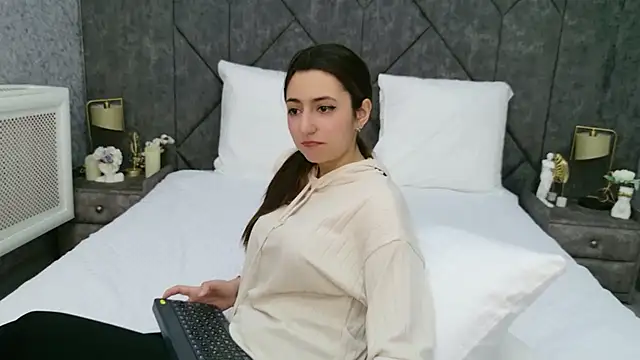 Gloria_Bendall Adlı Modelin Canlı XXX Sohbeti