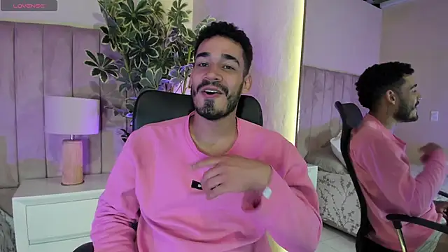 aries_unbound: διαδικτυακό σόου στην κάμερα