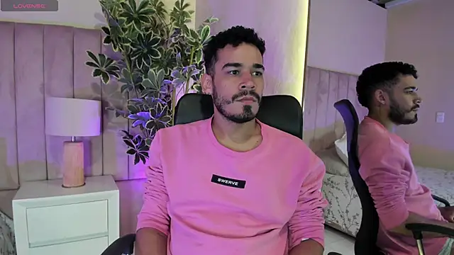 Show modela aries_unbound na web-kameri