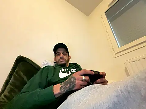 Rebeu313's Webcam Show