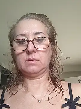 LANA_FREE – Live XXX-chat