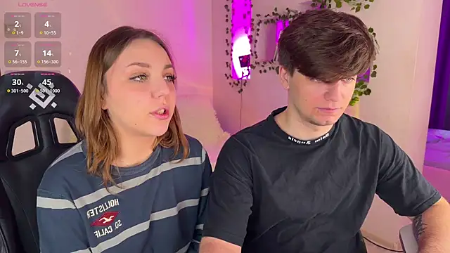 XXX chat uživo modela RobertAndLinela