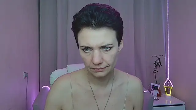 AvaSaturnian: απευθείας συνομιλία ΧΧΧ