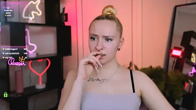 mila_glow1's Live XXX Chat