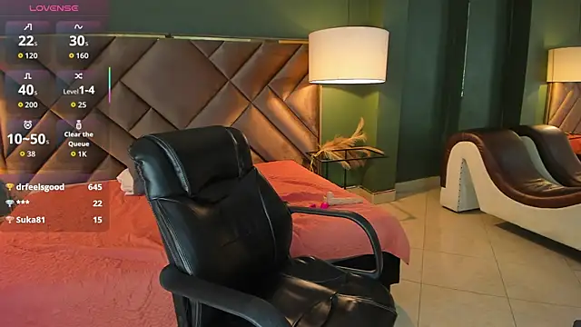 Chat +18 de Kya_Wild ao vivo