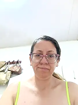 Chat +18 de miss_hanna07 ao vivo