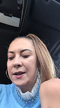 Risky_girl23 élő XXX-chatje