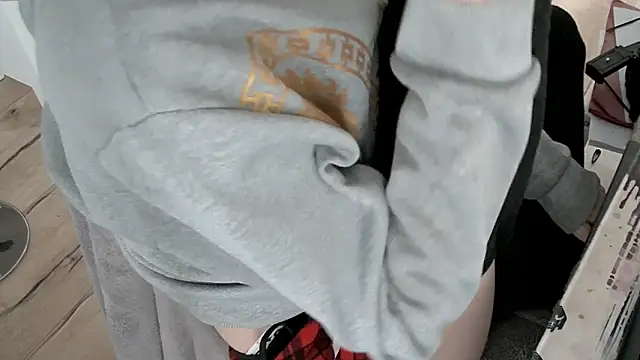 CeriseLapine's Live XXX Chat