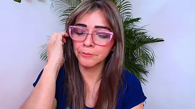 Carol_Miss2 Adlı Modelin Canlı XXX Sohbeti