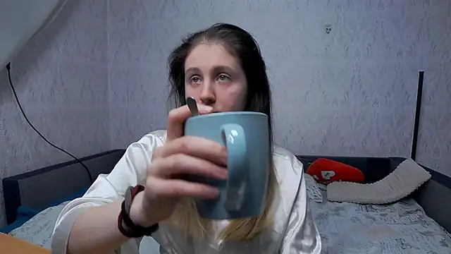 XXX chat uživo modela Holliy_Cooper