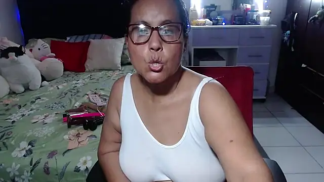 pervert_mommy_ live XXX chat