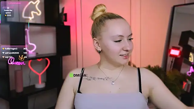 mila_glow1 现场XXX聊天