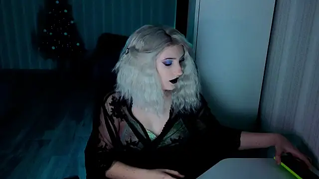 violet-siren-x élő XXX-chatje