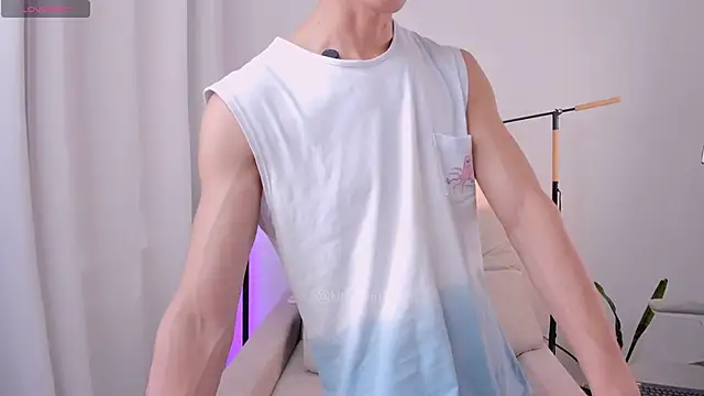 Chat +18 de kim_lian21 ao vivo