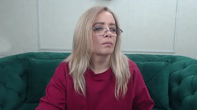 IvanaCharm élő XXX-chatje