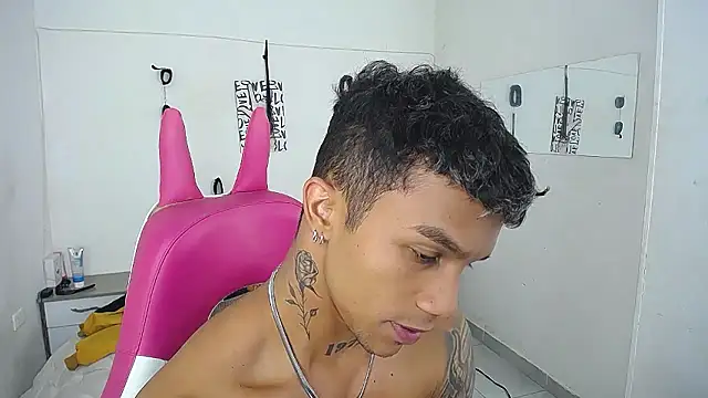 Chat +18 de Leonard_Price ao vivo