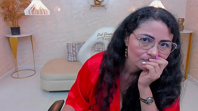 MiaMaturee 即時 XXX 聊天