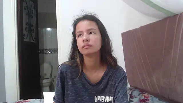 nathaly_jones_ Adlı Modelin Canlı XXX Sohbeti