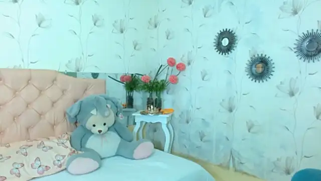 zara_cute Adlı Modelin Canlı XXX Sohbeti