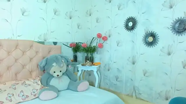 zara_cute: απευθείας συνομιλία ΧΧΧ