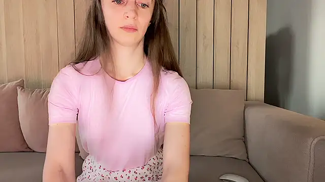 ShySchoolGirl Chat XXX in diretta