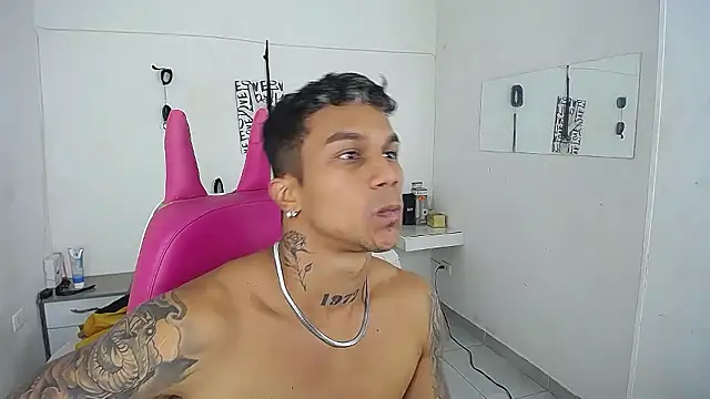 Leonard_Price's Live XXX Chat