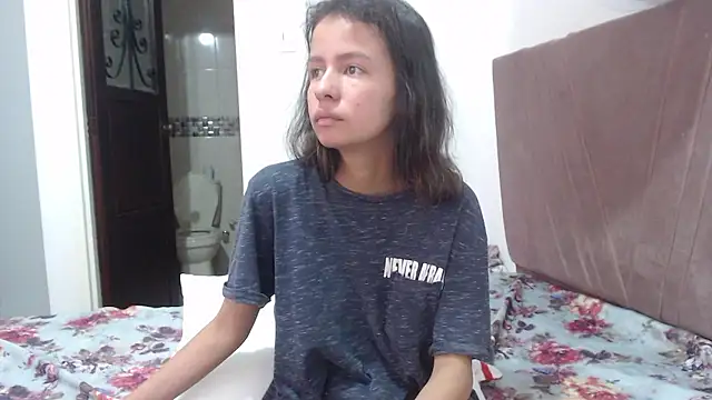 nathaly_jones_ élő XXX-chatje