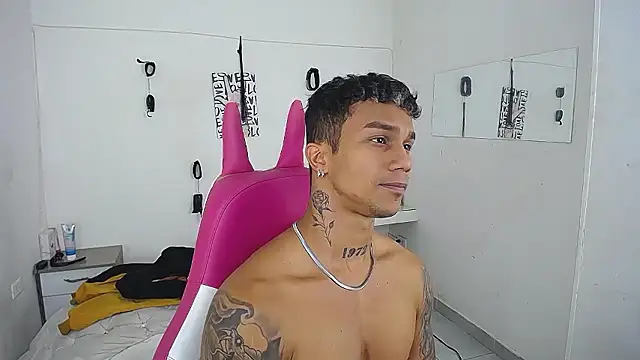 Leonard_Price's Live XXX Chat