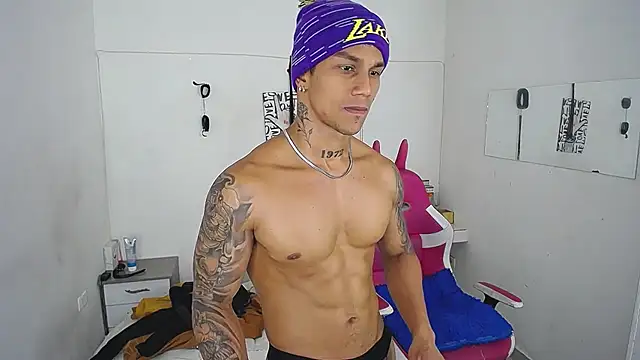 Онлайн чат XXX Leonard_Price