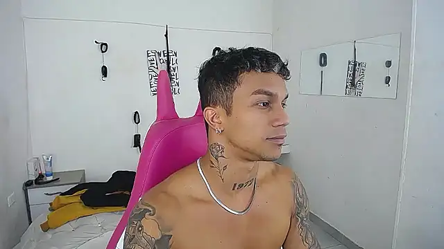 Онлайн чат XXX Leonard_Price