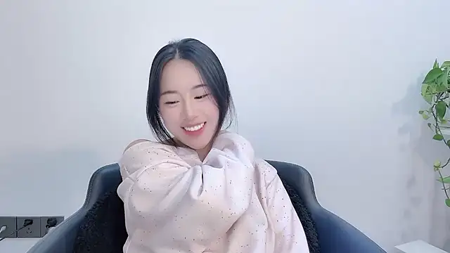 chloe-01's Live XXX Chat