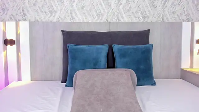 celeste_sc0tt élő XXX-chatje