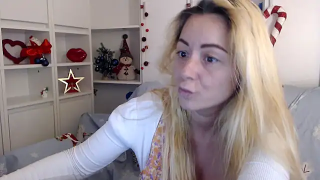 Chatroom XXX en direct de _karolynesyera_