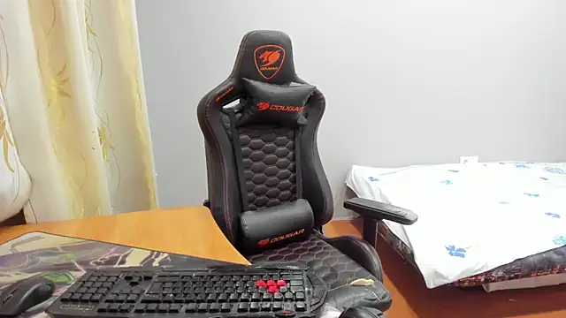 iliaskrislove Chat XXX in diretta